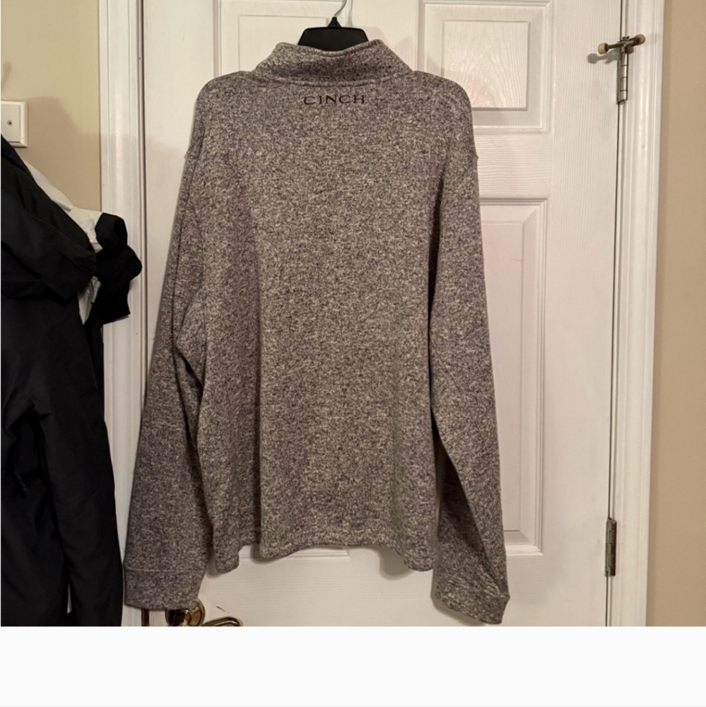 Men’s size xl cinch sweater